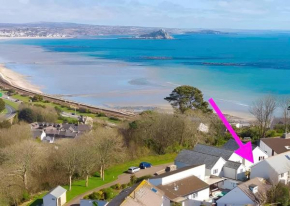 Above the Bay - Enclosed garden apartment with parking